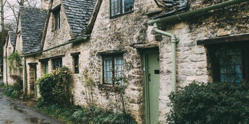 Cotswold stone cottages in gloucestershire.