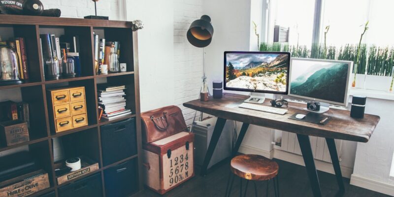 Photo Nouns: book, laptop, pen, paper, author, reader Image: Writing desk