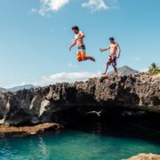 Photo Cliff jumping