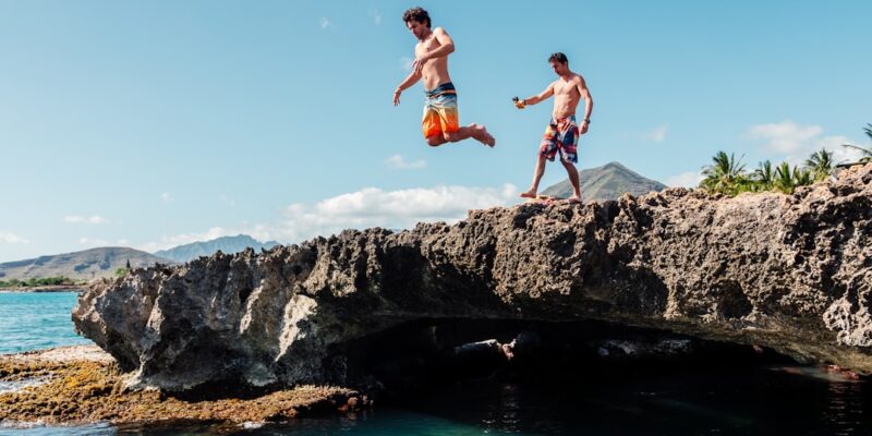 Photo Cliff jumping