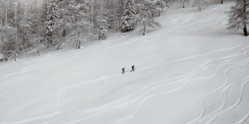 Photo mountains, snowshoes