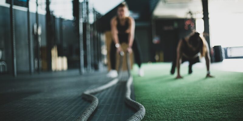 Photo Image: Gym equipment Nouns: Books, working out