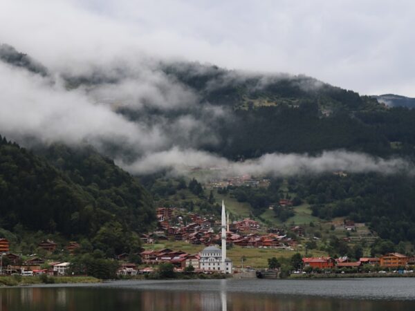 Photo mountains, cityscape